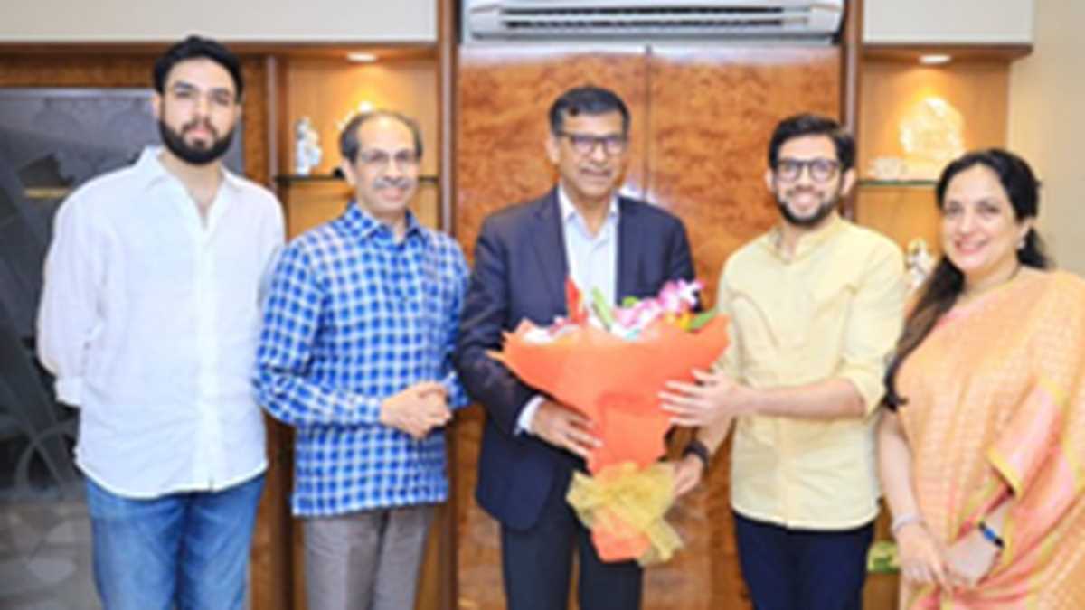 रघुराम राजन ने उद्धव ठाकरे से की मुलाकात, महाराष्ट्र में सियासी हलचल तेज